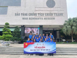 Tuổi trẻ Viện Dược học BDU “Về nguồn” tại Bảo tàng Chứng tích
