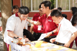 VIỆN DƯỢC HỌC MỞ CỬA TRẠM “CÔNG NGHỆ DƯỢC HỌC – CHẠM TAY VÀO KHOA HỌC SỨC KHỎE”