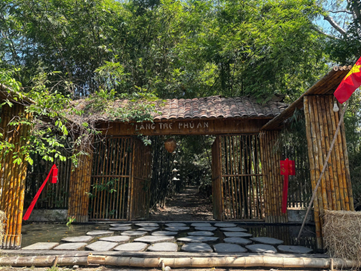 Câu lạc bộ Đông – Tây Y sinh hoạt chuyên môn tại Làng tre Phú An